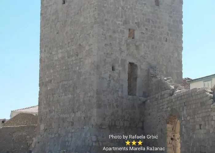 Marella 公寓 Ražanac